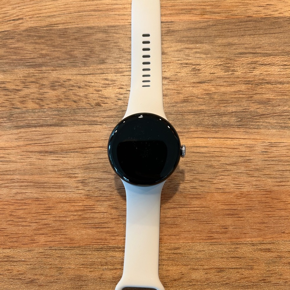 Google Pixel Watch 3 - Wifi, 41mm in silver/porcelain